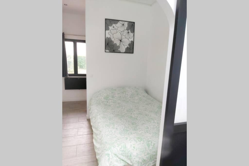 Appartement Superbe studio 15 m²,proche Disney, Asterix, CDG à Gressy Extérieur photo